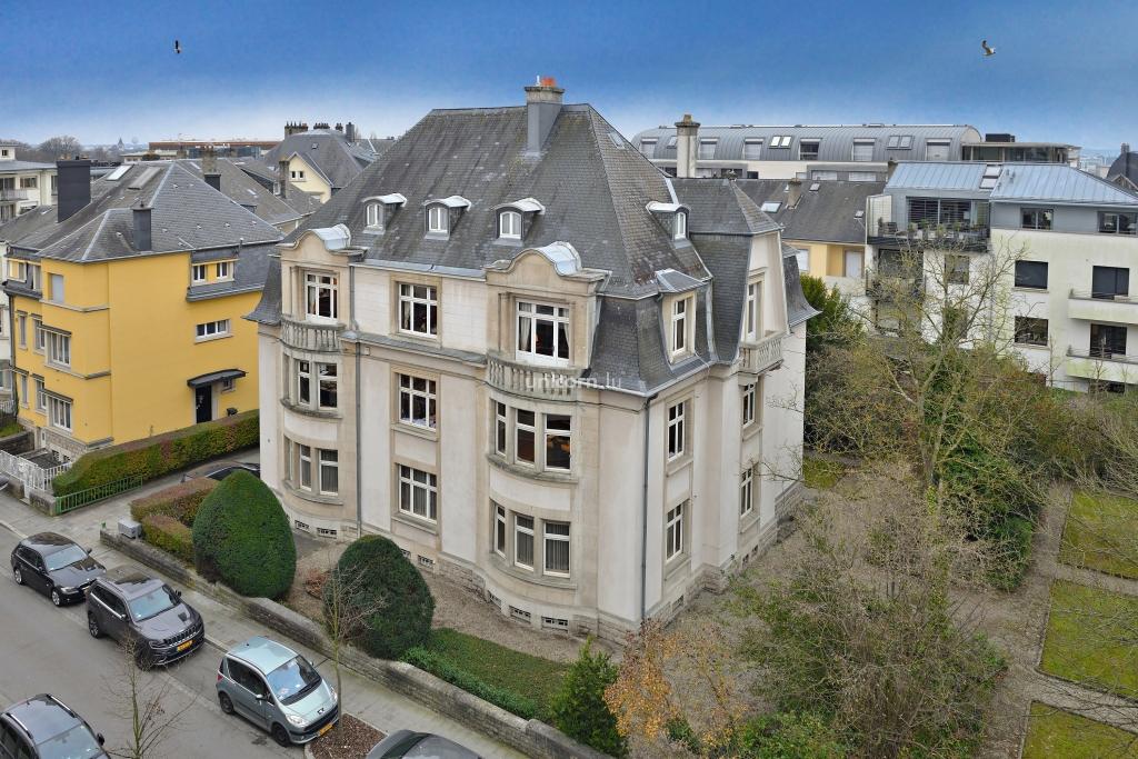 Haus zu verkaufen in Luxembourg  - 1060m²