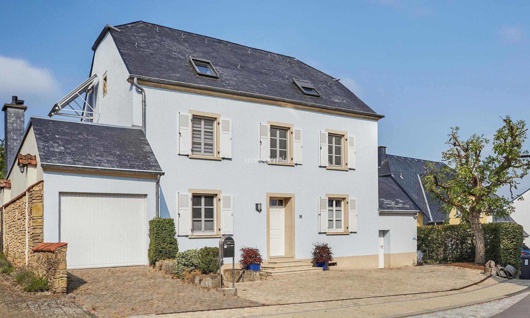 House for sale in Heffingen  - 248m²