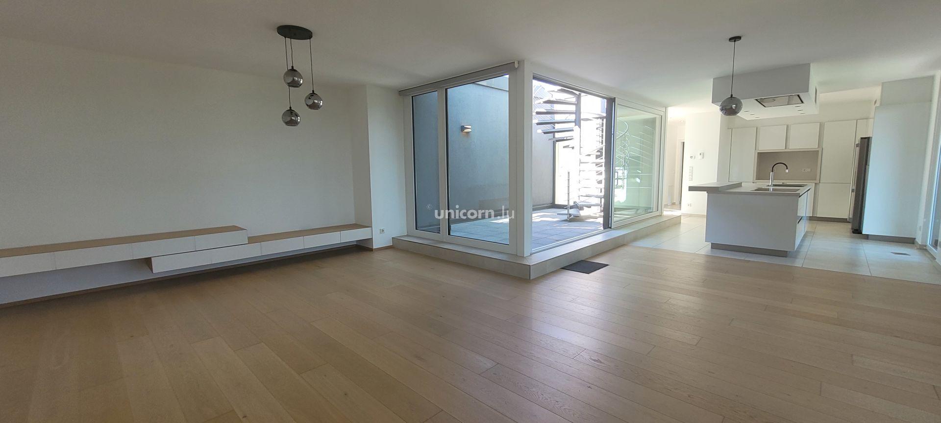 Penthouse for rent in Luxembourg-Kirchberg  - 130m²